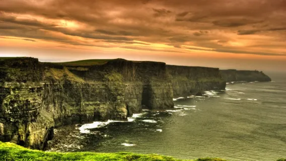 Cliffs of Moher & Galway City: Day Trip from Dublin