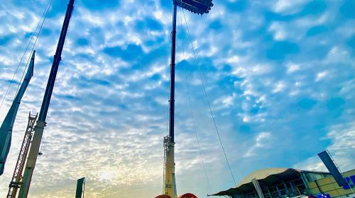 Dubai cuisine Dinner in the Sky UAE viral Dubai aerial crane lunch dinner Dubai restaurant 3