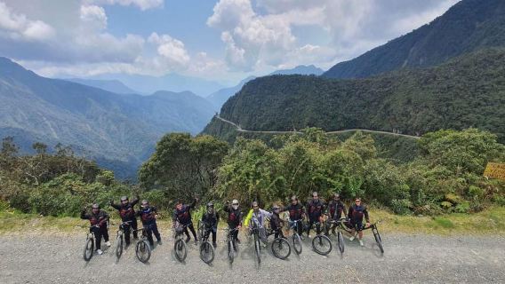 La Paz: Tour xe đạp leo núi có hướng dẫn kèm bữa trưa trên Đường tử thần