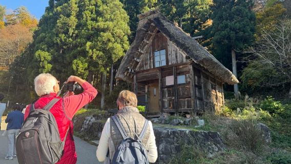 Dari Takayama: Shirakawa-go Day Trip dengan Tiket Bas