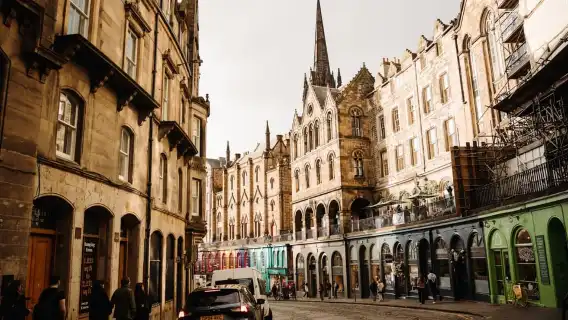 Edinburgh Castle: VIP Early Access & Royal Mile & Holyrood