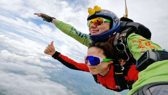惠州旅拍【【廣東惠州跳傘，4000米高空跳傘+攝影服務】】