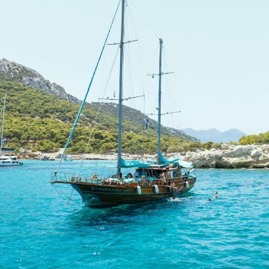 Agistri, Moni/Metopi & Aegina: Cruise dari Athens + Makan Tengah Hari & Minuman Tanpa Had