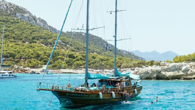 Angistri, Moni/Metopi y Egina: Crucero desde Atenas + Almuerzo y bebidas ilimitadas