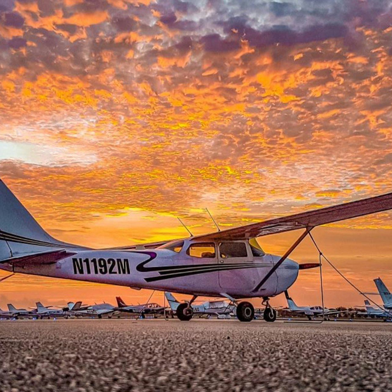 Miami: Private Sunset Airplane Tour + Drinks