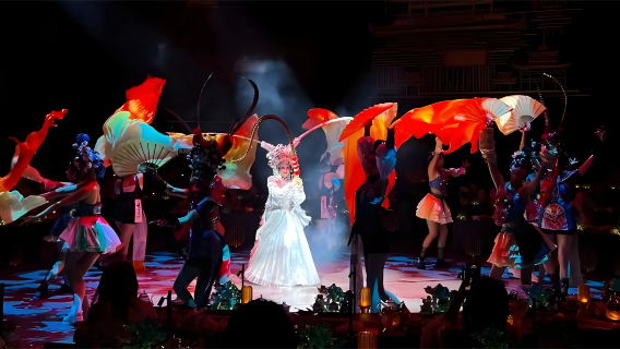 Chengdu Hongdingyan Immersive Hot Pot Dining Show: A Feast for the Senses of Taste and Vision + Optional Hanfu Experience