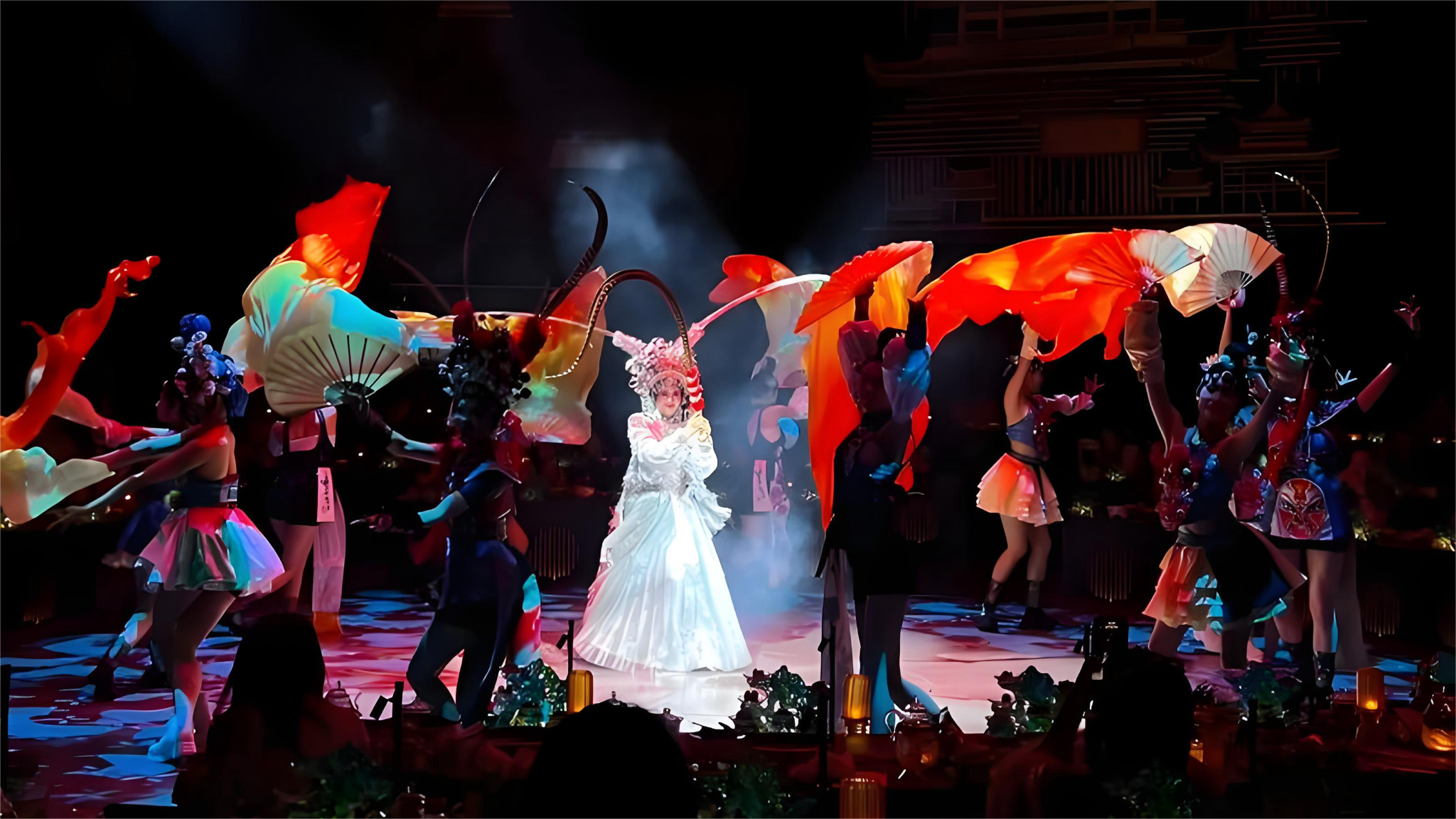 Pertunjukan Kuliner Hot Pot Imersif Chengdu Hongdingyan: Pesta untuk Indra Perasa dan Penglihatan + Pengalaman Hanfu Opsional