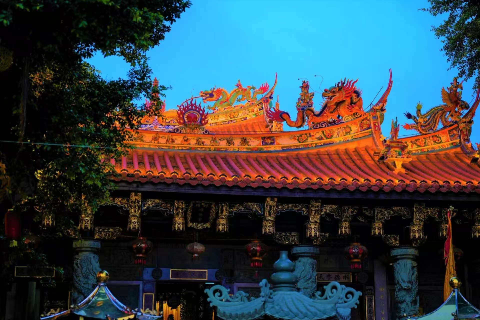 Antiche residenze di Wulin + Città vecchia di Yongning + Tempio Luojia + Costa d'oro di Shishi + Villaggio di Xunpu & itinerario flessibile