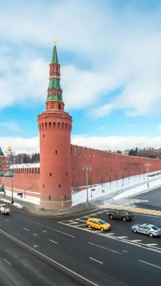Moscow classic 1-day tour: red square, the Moscow kremlin and St. Basil's cathedral (admission ticket not included)