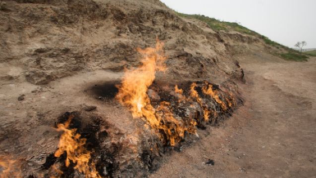 Баку: Мечеть Биби-Эйбат + грязевые вулканы + храм огня + гора Янардаг