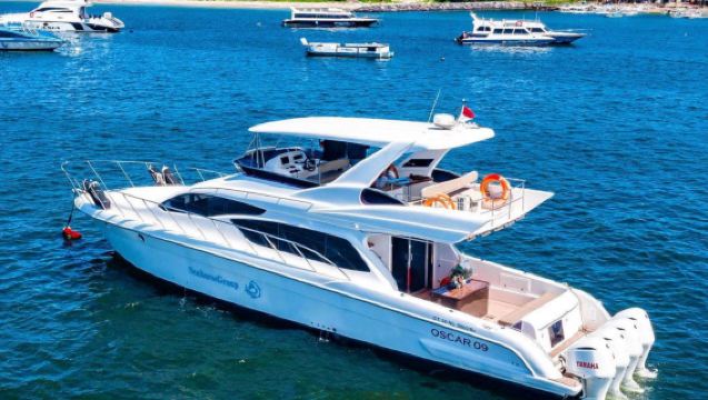Noleggio yacht a Bali per snorkeling e pesca - opzione personalizzazione yacht privato, esperienza di lusso leggero, possibilità di scegliere le acque di Nusa Penida e Nusa Lembongan