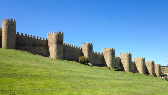 Round-trip from Madrid: 1-day private chartered tour around the area | Private group tours, no join-in tours | Customizable itinerary