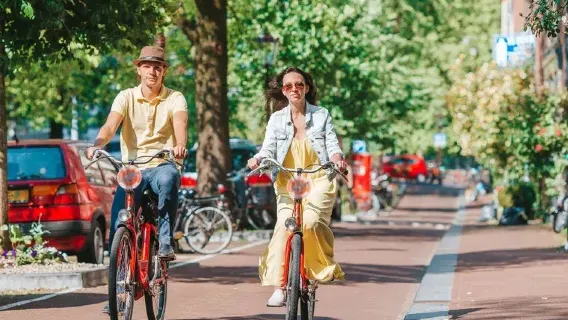Amsterdam city card: Includes free attraction admission tickets and unlimited public transportation