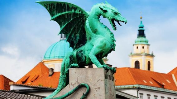 Ljubljana: Guided Walk & Funicular Ride to Ljubljana Castle