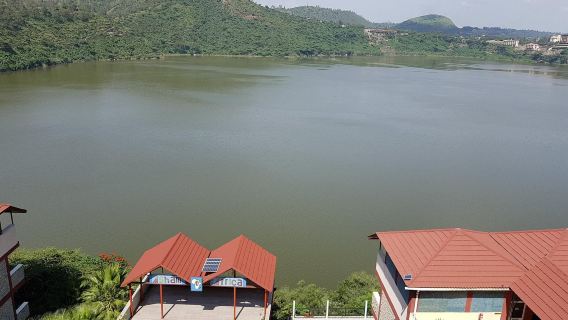 Perjalanan satu hari pribadi ke Batu Prasasti Tiya dan Danau Rift Valley di Ethiopia (tidak termasuk tiket masuk Tiya)