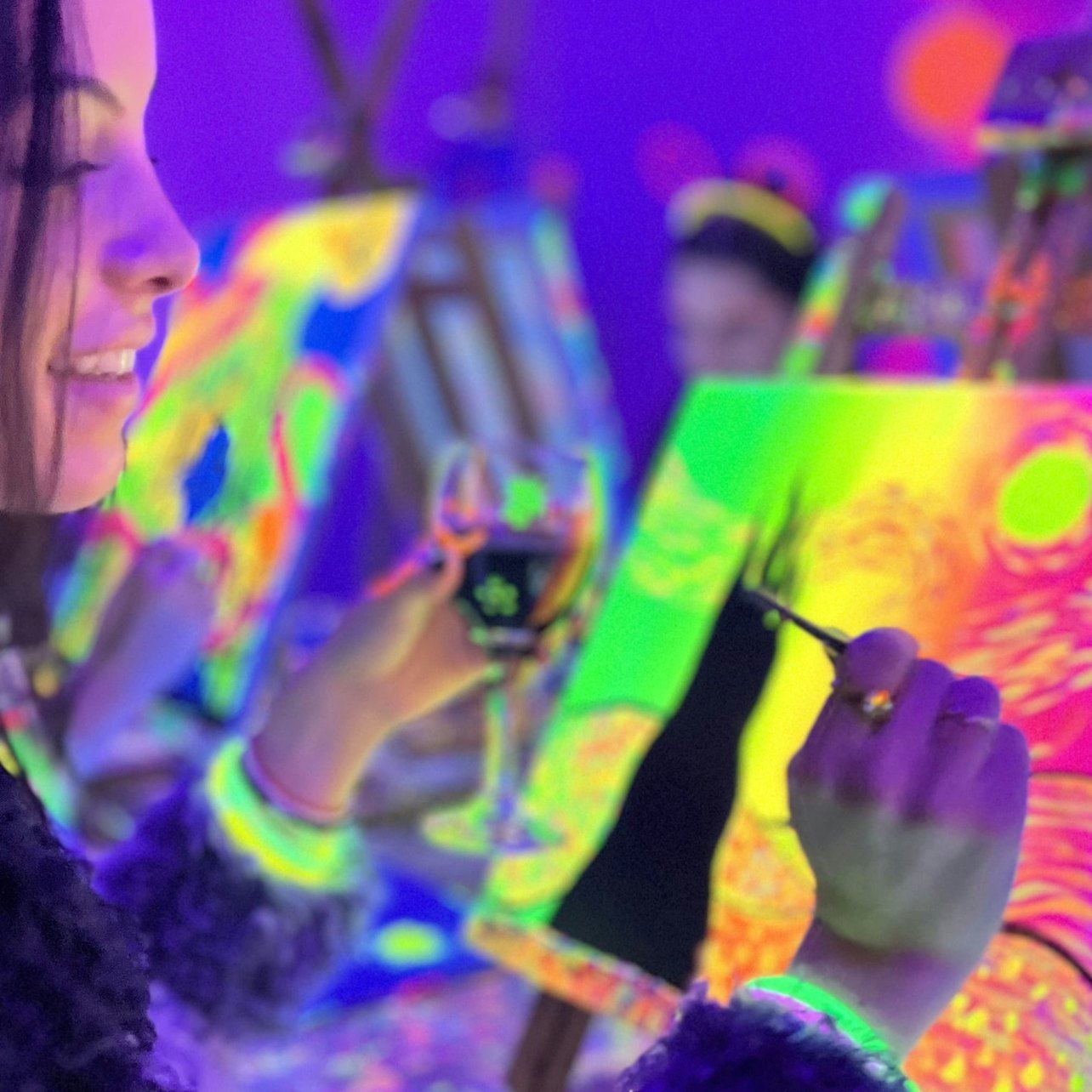 บาร์เซโลนา: เวิร์กช็อปวาดรูปและไวน์ Wine Gogh Glow Academy