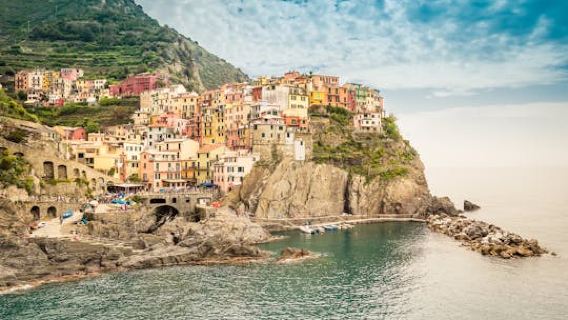 Wine tasting in an old wine cellar in Manarola