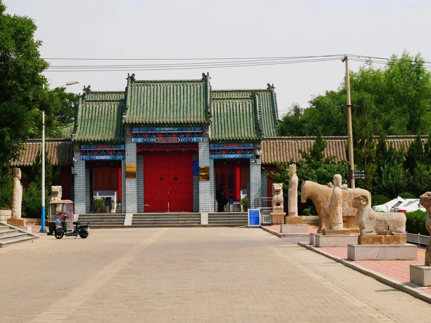 Tour di un giorno a Dezhou con servizio in cinese e inglese: Antico Canale, Giardino di Dongzi, Tomba del Re Sulu e Vecchio corso del Fiume Giallo