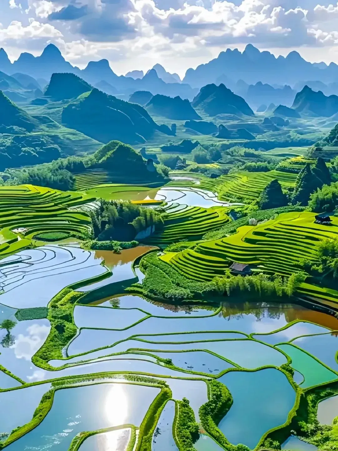 Guilin Longji Rice Terraces and Huangluo Yao Village 1-day Join-in Tour (Chinese/English Optional)