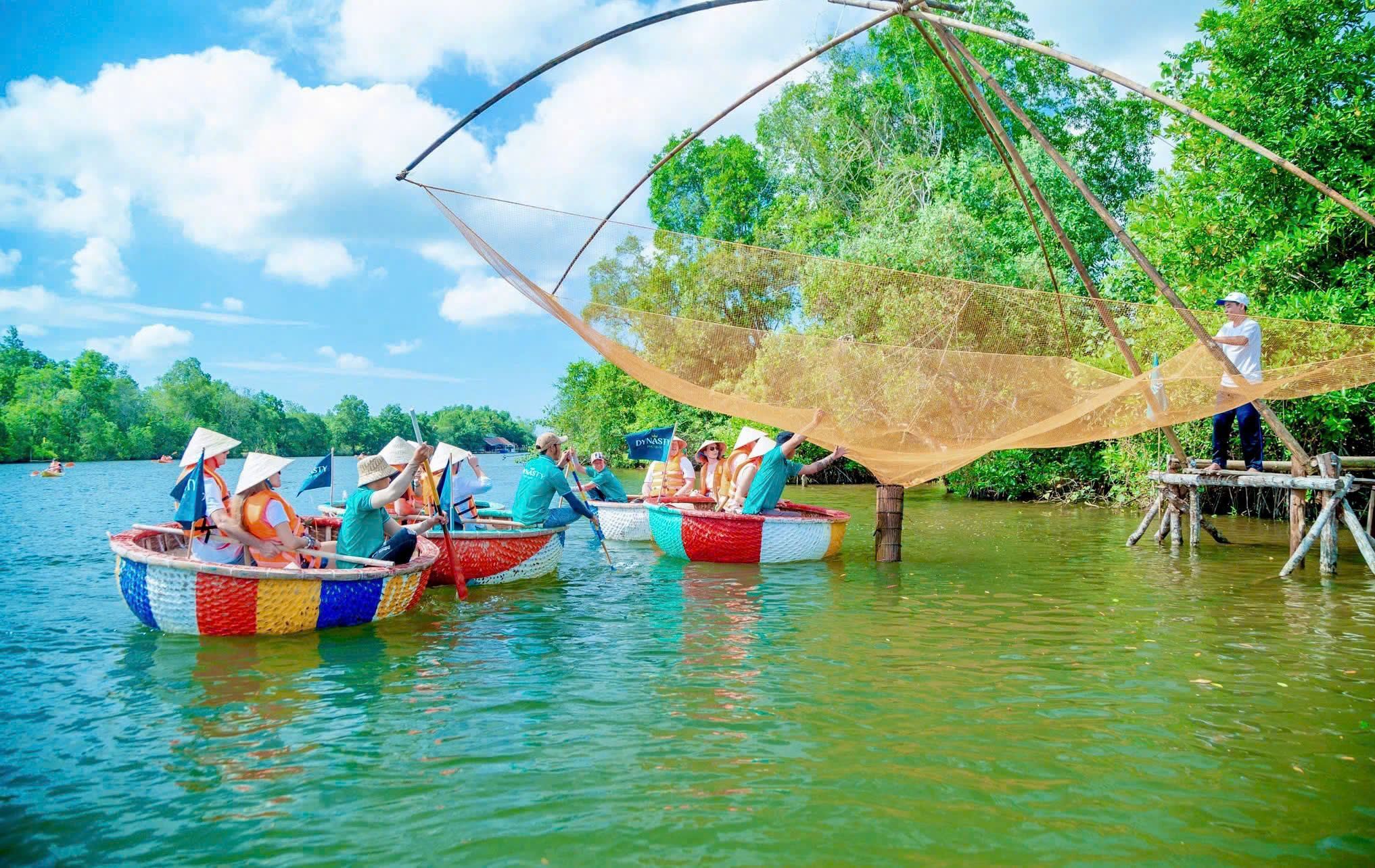 Bamboo Basket Boat Tour in Phu Quoc