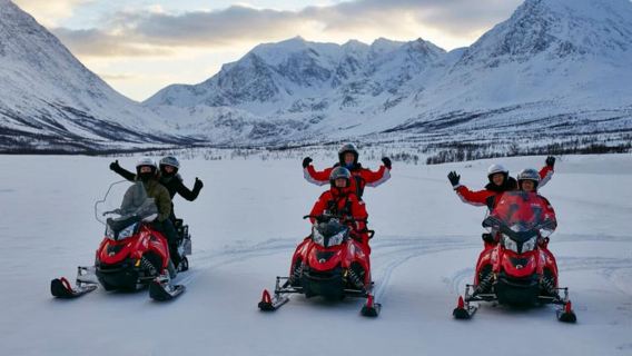 Tromsø: avventura in motoslitta sulle Alpi di Lyngen con pranzo