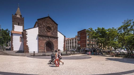 Funchal Walking Tour: Tradition, History and Flavor