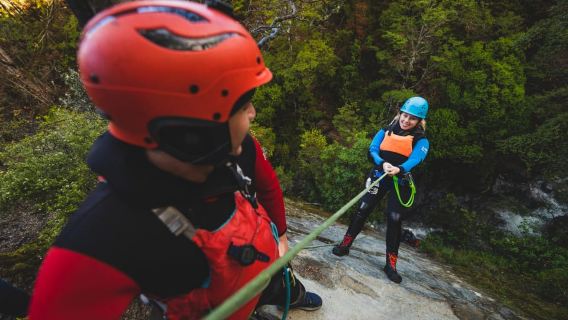 Queenstown: avventura di mezza giornata di canyoning