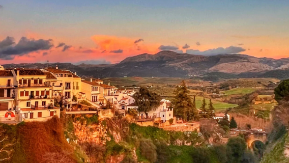 西班牙龍達新橋+鬥牛場+埃爾塔霍峽谷【中文司機/可訂多日】