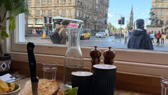Nhà hàng Society Bar8 Kitchen đặt bàn tại Edinburgh, Scotland, Vương quốc Anh - nhà hàng bí ẩn với view đẹp xuất sắc, chụp ảnh cực xịn, đặt chỗ ngay