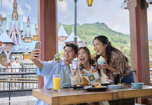 Hong Kong Disneyland Dining Voucher (admission ticket not included)