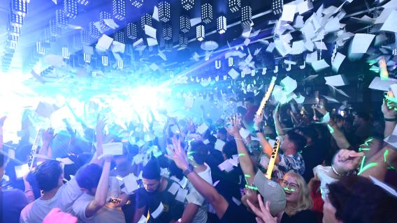 Osaka Dotonbori: GIRAFFE NIGHTCLUB admission ticket & VIP (exclusive for foreign travelers)