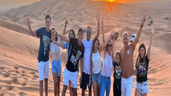Aventura en las dunas del desierto de Ras Al Khaimah en los Emiratos Árabes Unidos, con montar en quad incluido