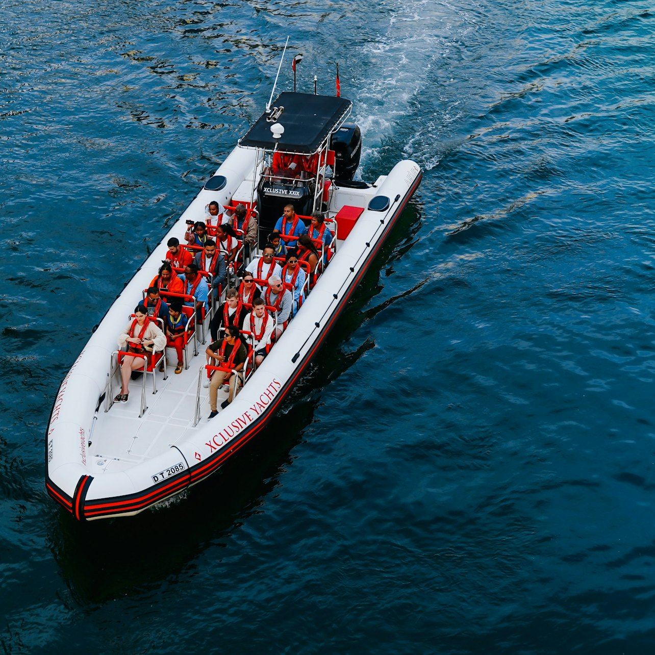 ทัวร์ล่องเรือยอชต์สุดหรู: ทัวร์เรือเร็ว 90 นาที - Ain Dubai, Palm, Atlantis และ Burj Al Arab