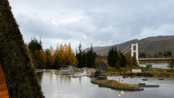 Laugarás Lagoon: Entry Ticket + 2-Course Meal