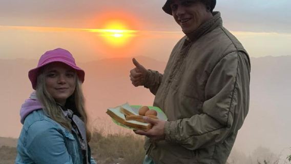 ทัวร์ชมพระอาทิตย์ขึ้นที่ภูเขาบาตูร์ด้วยรถจี๊ปหรือเดินป่า พร้อมกิจกรรมเสริมให้เลือก