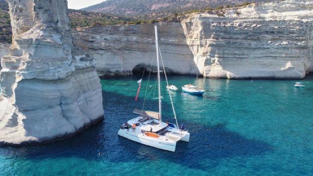 Milos: Kleftiko Morning Catamaran Cruise with Lunch & Drinks