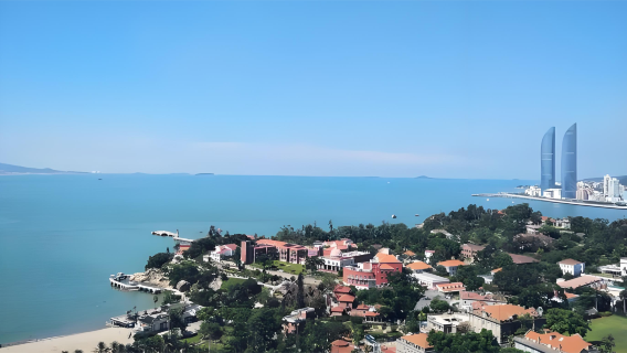 Tour en inglés por Xiamen de medio día en grupo reducido: Kulangsu y la Mansión Hai Tian Tang Gou