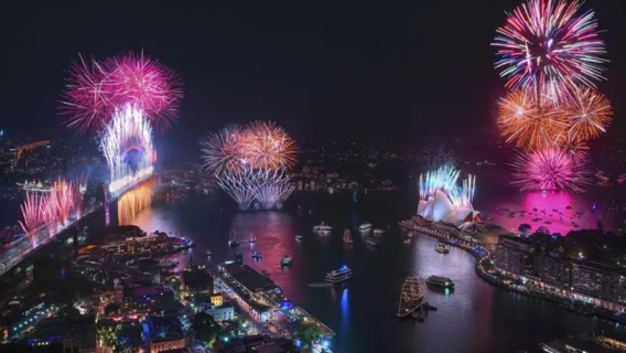 Sydney 2.25hr New Year's Eve Fireworks Cruise - Departing from Manly Wharf (One Fireworks Show)|Licensed Bar