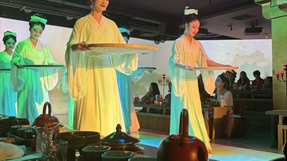 Shanghai gongyan oriental art · ancient imperial banquet | immersive Han culture dining experience | wonderful ancient-style song and dance performances | optional ancient costume change + exquisite makeup