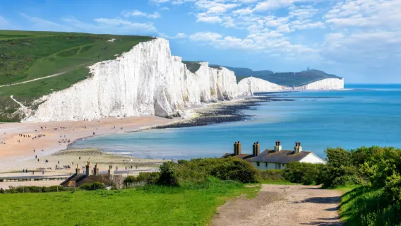 Brighton + Seven Sisters Cliffs 1-Day Tour with Chinese/English Professional Guide + Upgraded Lunch Package