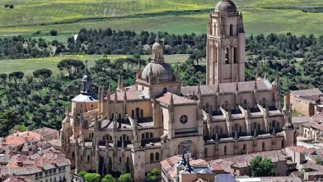 西班牙馬德里來回：托萊多古城＋塞戈維亞精華一日遊[行程可調]