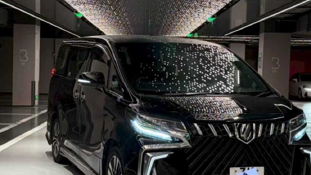 Private charter service for Guangdong, Hong Kong and Macau, direct cross-border private charter with fast customs clearance, 7-seater luxury business vehicle charter, charged per vehicle