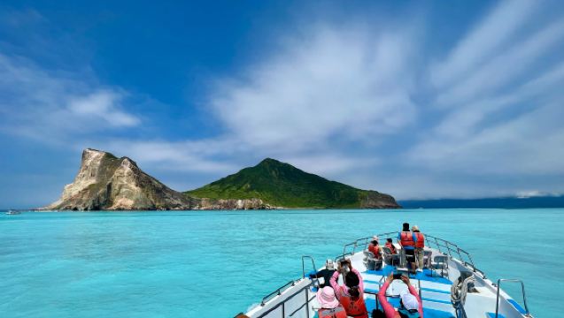 Visita a la Isla Gueishan + los ocho paisajes de Gueishan + avistamiento de ballenas (combo triple)