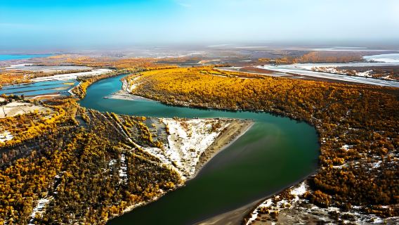 Privater Tagesausflug mit Chauffeur auf der Kuqa Route 139 + Xayar Mondbucht [Ideal für Familien und Gruppen!]