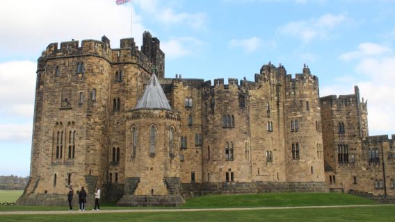 Kastil Alnwick (Lokasi Syuting Harry Potter) + Pantai Northumberland [Berangkat dari Edinburgh + Untuk satu orang]