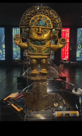 ペルー・リマ貸切チャーターワンデーツアー／黄金博物館＋武器広場＋ラルコ博物館