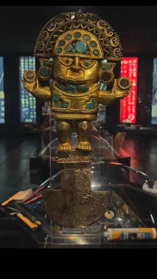 ペルー・リマ貸切チャーターワンデーツアー／黄金博物館＋武器広場＋ラルコ博物館