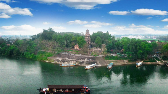 A Heritage Journey in Hue City: Dragon Boat, Imperial Citadel, Royal Tombs & more