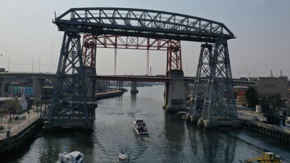 Buenos Aires Highlights Boat Tour: Puerto Madero to La Boca (One Way)
