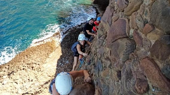 La Ciotat: 3-Hour Trou Souffleur Rock Climbing Adventure